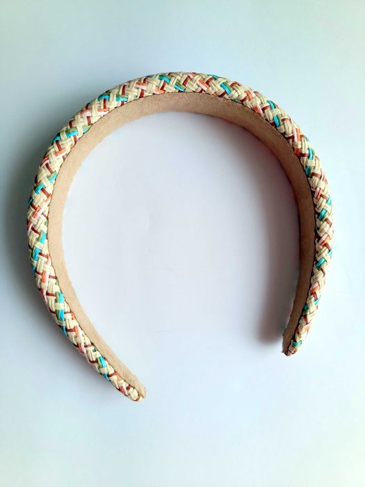 Объемный обруч на голову из переплетенных растительных нитей