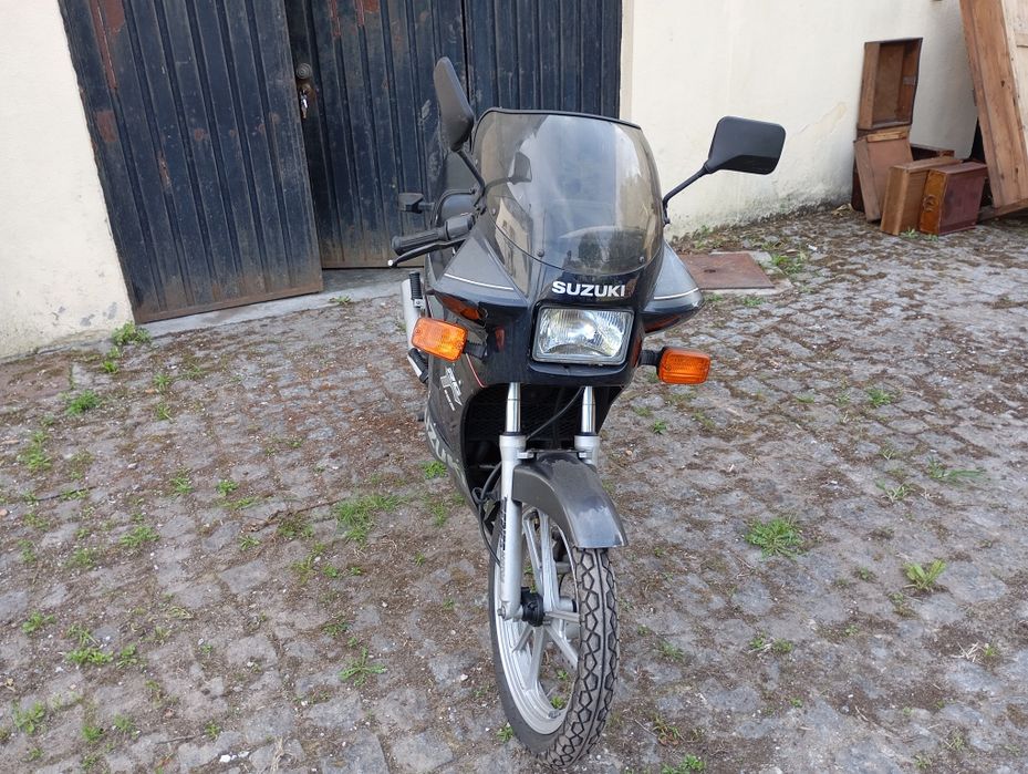Suzuki 125 RG documentos suíços
