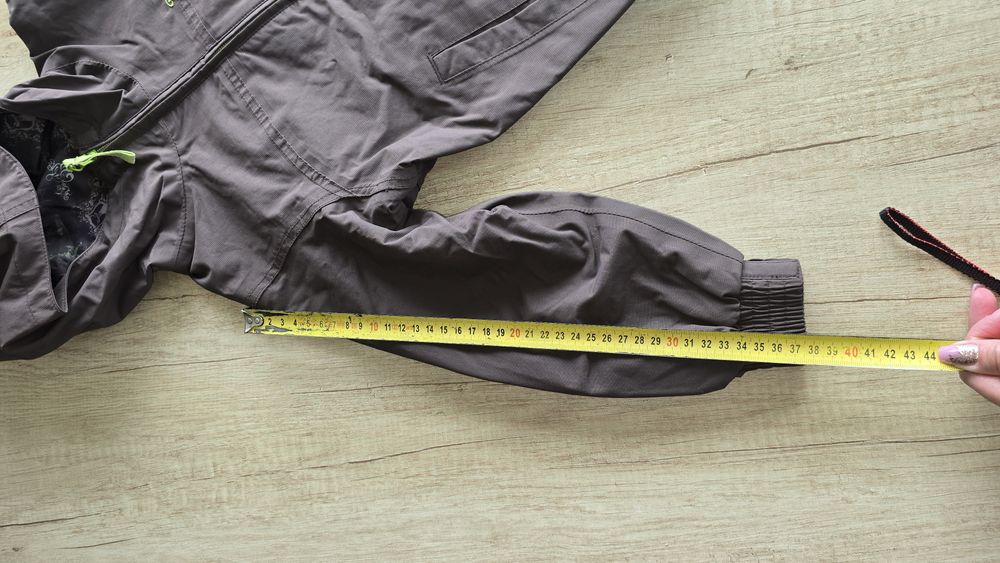 Kurtka kurteczka przeciwdeszczowa przejściowa decathlon nowa 104 parka