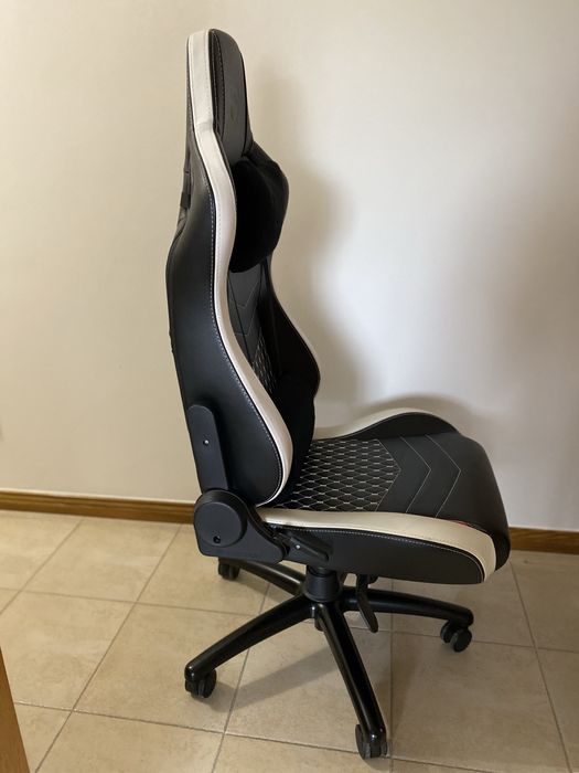 Cadeira Gaming Ergonómica NobleChairs