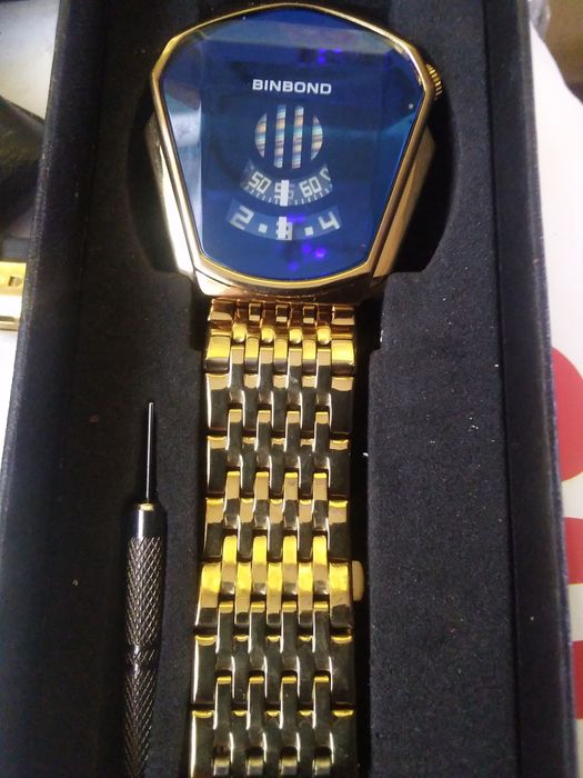 Часы наручные кварц