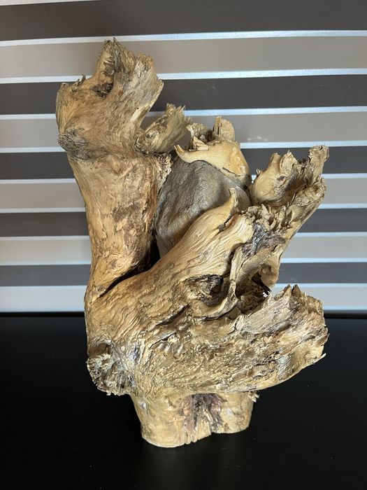 Peça decorativa em madeira