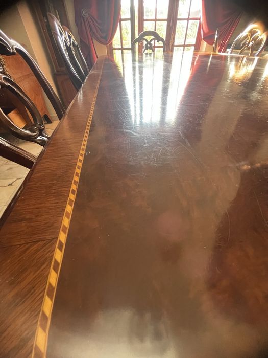 Espetacular mesa de jantar em raiz de mogno e raiz de nogueira + 9 cadeiras em muito bom estado