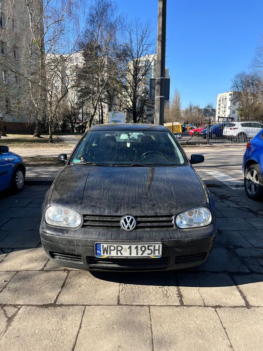 Volkswagen Golf IV (zniszczony silnik - nie jeżdżący)