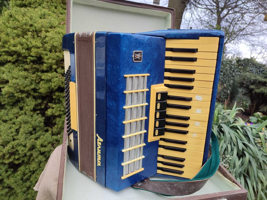 Stary rosyjski akordeon