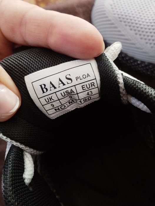 Продам нові кросівки Baas  Ploa