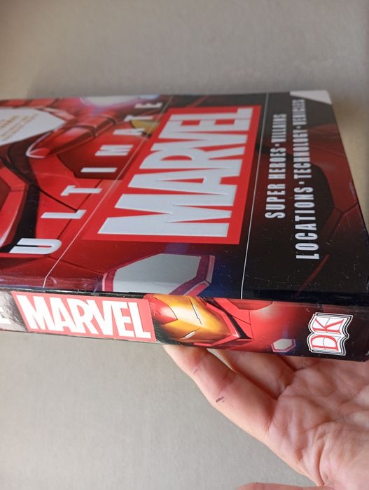 Super livro Ultimate Marvel