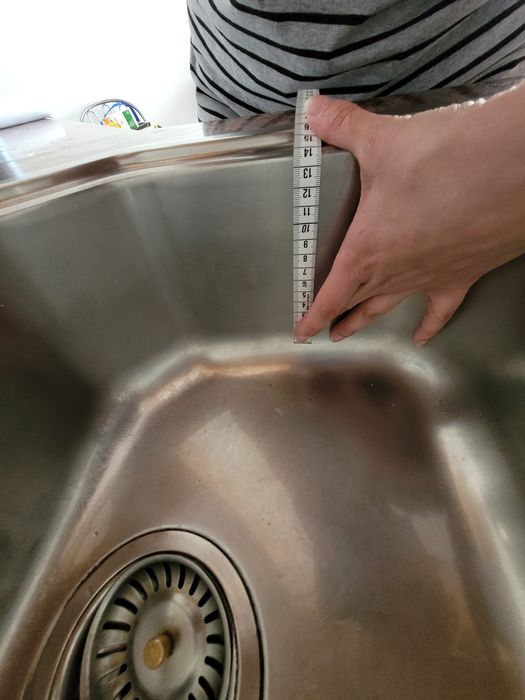 Zlew z wyciąganą baterią