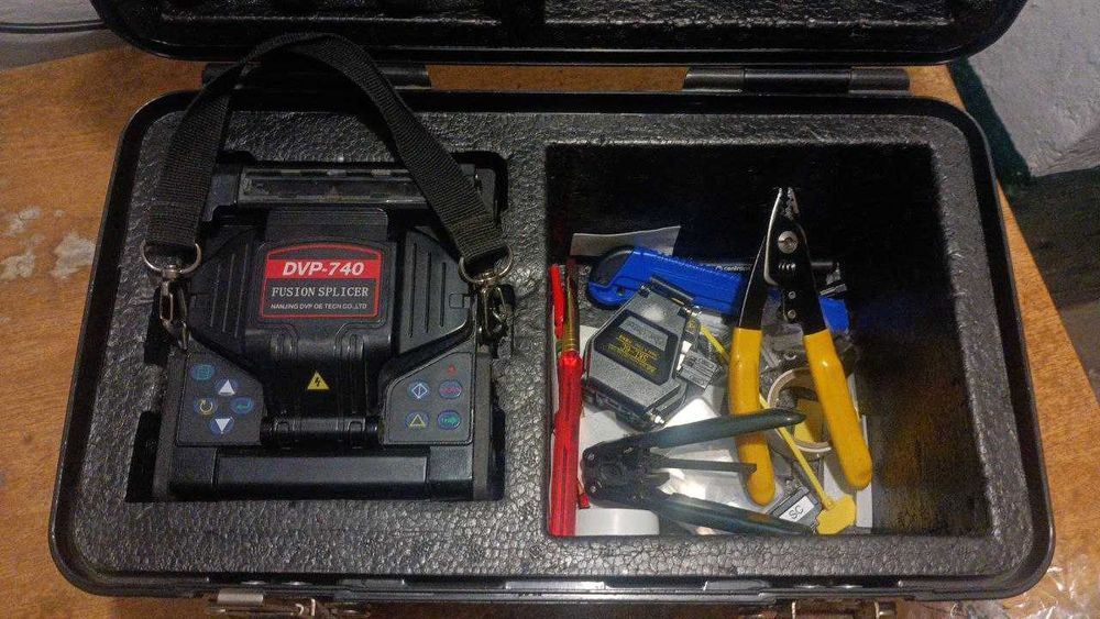 Зварювальний апарат оптичного кабелю DVP-740