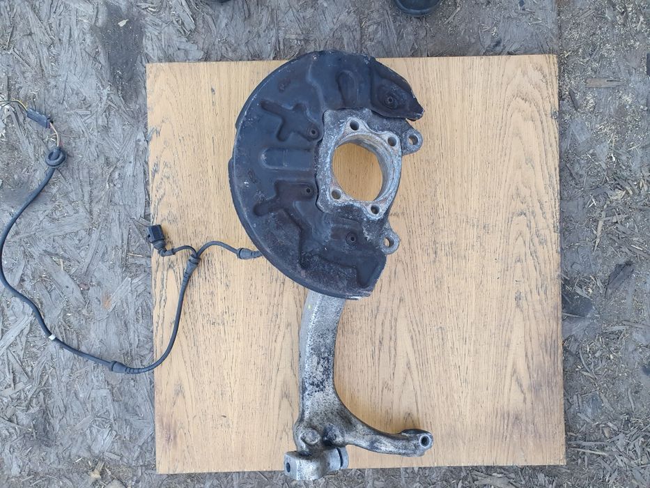 Zwrotnica audi a4 b6 b7 prawa lub lewa