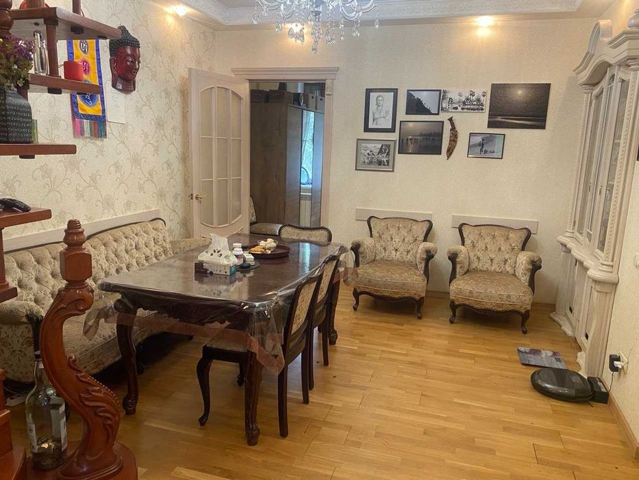 Сдам 3-комнатную квартиру в Центре г. Днепр. Евроремонт. Свой двор на 4 квартиры.