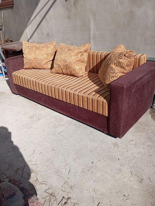 Продам диван розкладний.