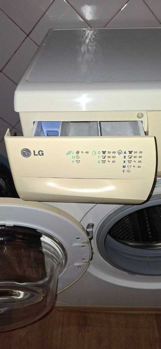Продам б/у стиральную машину LG в РАБОЧЕМ состоянии. Самовывоз.