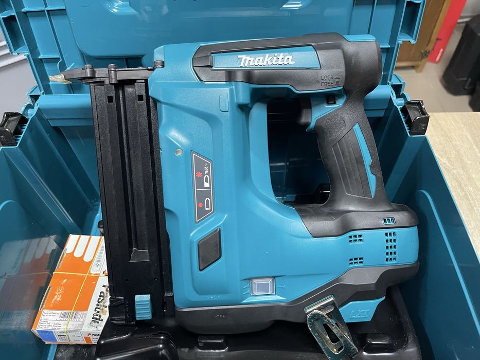 Makita DBN500 / акумуляторний фінішний нейлер Макіта