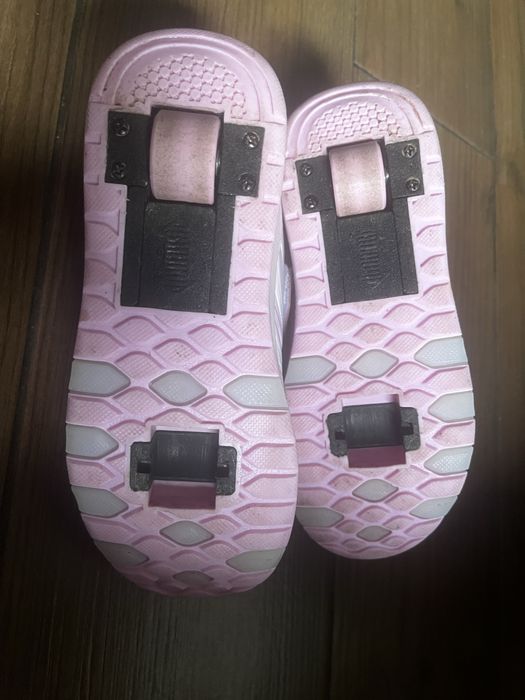 Buty rolki świecące 35