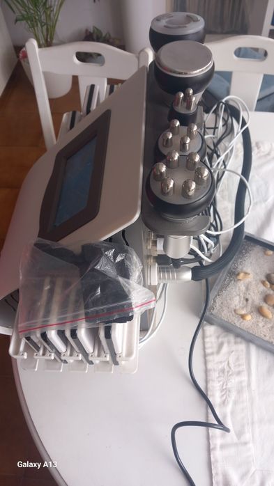 Máquina  Tratamentos de Rosto e Corpo