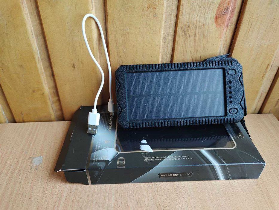 Повербанк солнечная батарея 20 000 мА·ч / Повербанк підкурювач