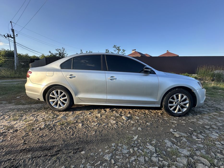 Продам Volkswagen Jetta 2011