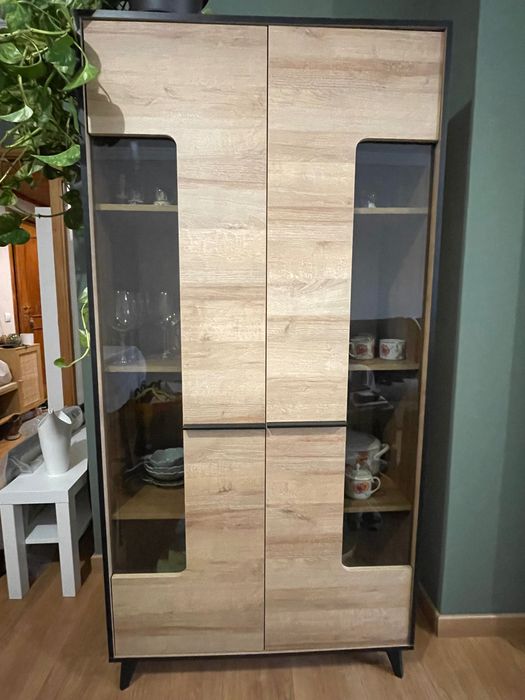 Vendo Vitrine Sala