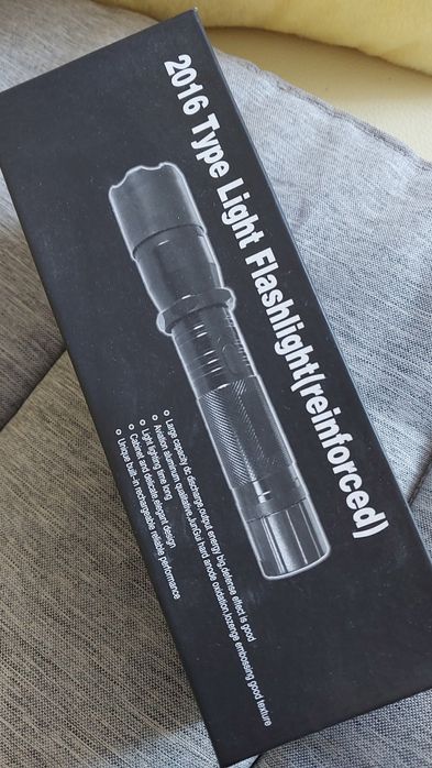 Latarka z paralizatorem akumulator do wymiany