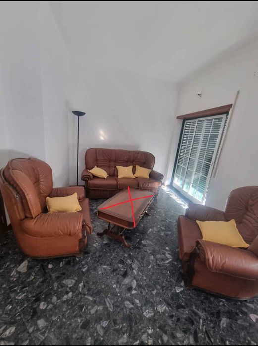 Vendo conjunto de Sofás em pele