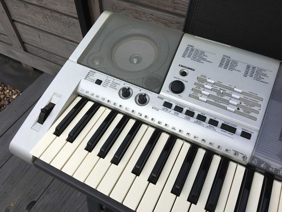 Keyboard Yamaha PSR E403