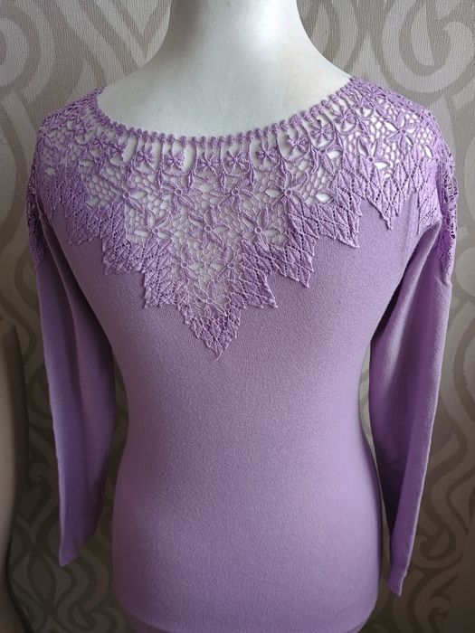 Sweter  z ażurowym karczkiem S