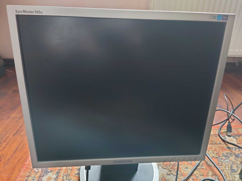 Стаціонарний комп'ютер Intel core i3 -6300 3,8 HZ RAM 4 GB + монітор