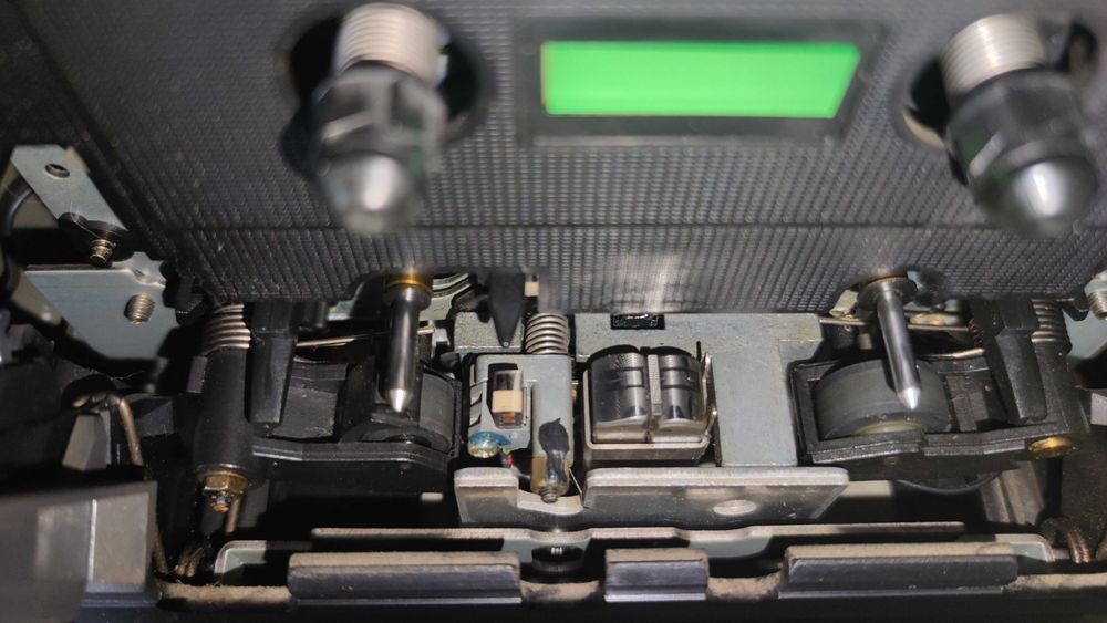 Продам кассетную деку Aiwa AD-F810