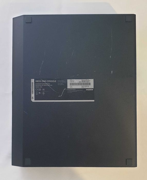 Xbox One 500GB з оригінальним геймпадом