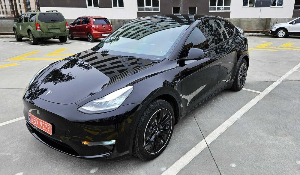 Tesla Model Y Long Range Dual Motor