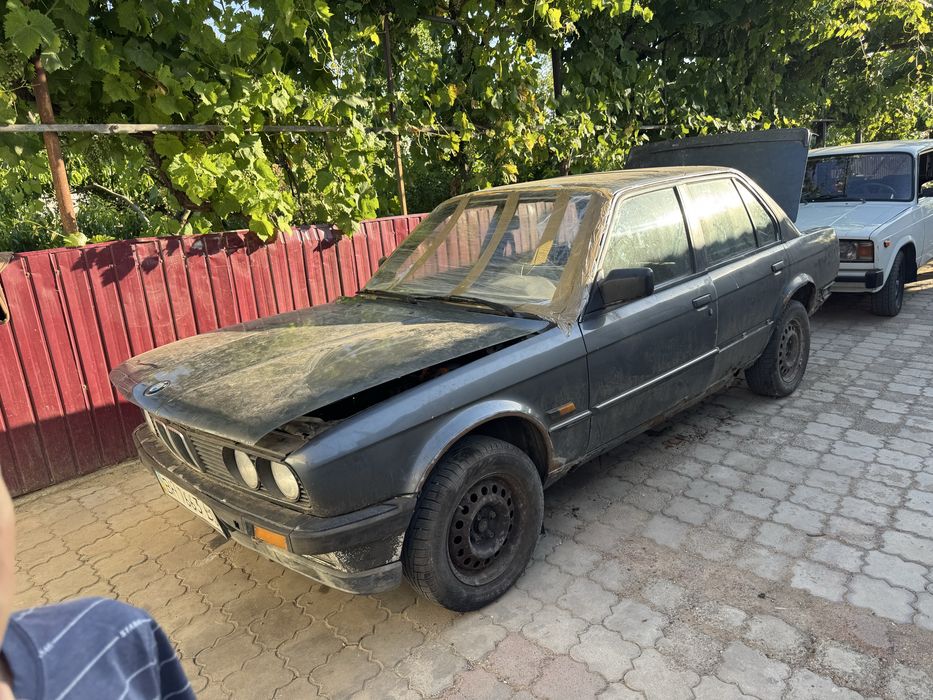 Продам BMW e30.      2,0