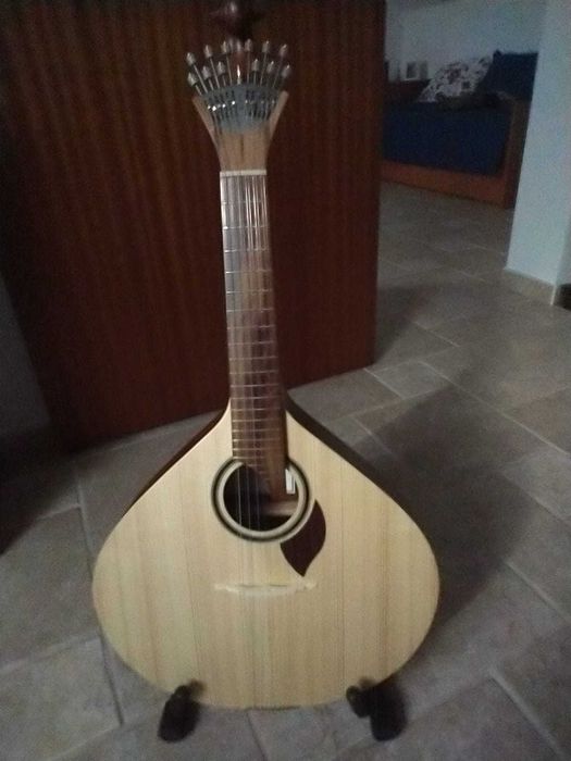 Guitarra portuguesa