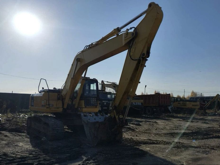 Экскаватор с оператором, аренда гусеничного экскаватора, экскаватор