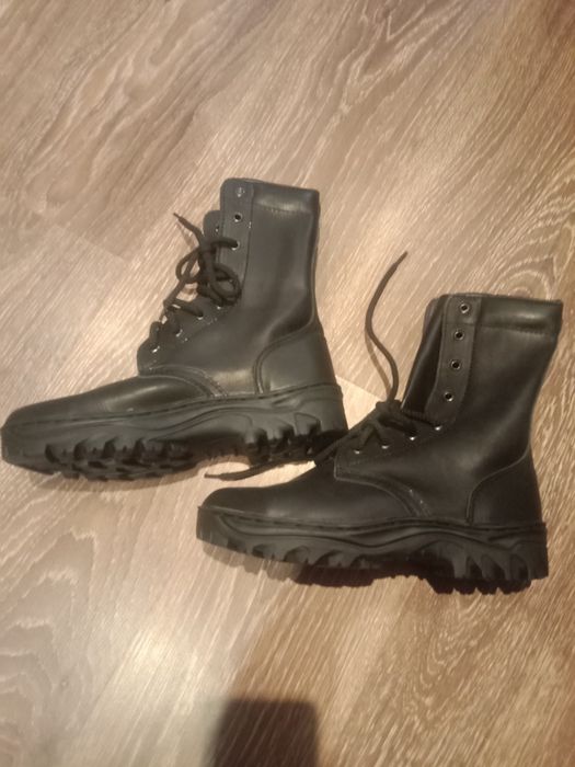 Бебці шкіряні легкі демесезонні.