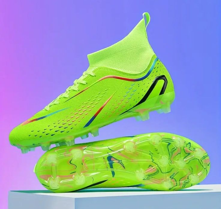 Футбольне взуття бутси,сороконіжки