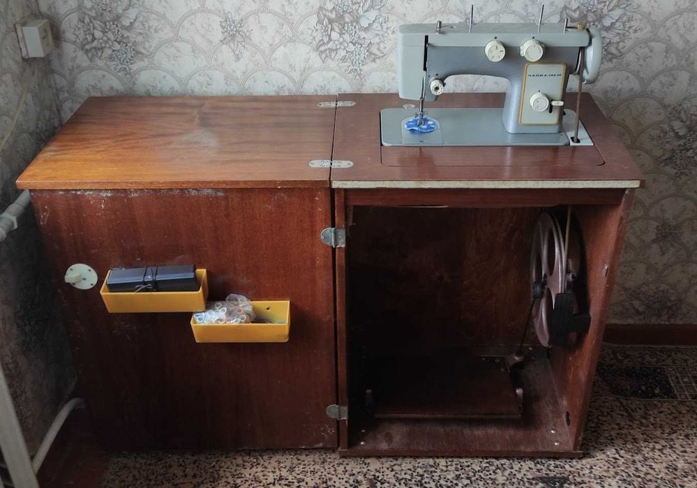 Швейная машина Чайка 142 м