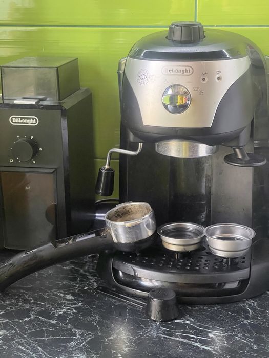 Кавоварка рожкова Delonghi ES 221B