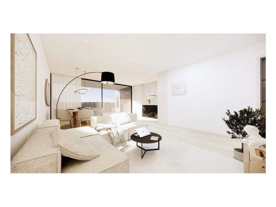 T4 com Varanda de 6m2 e lugares de garagem para 2 carros