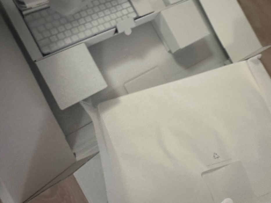 IMac 24”  Apple  z ekranem Retina 4.5K M4 niebieski