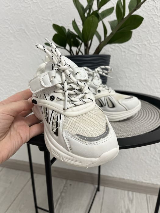 Кросівки для дівчинки