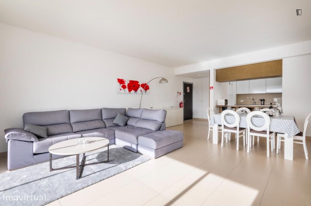 Apartamento com 2 quartos - localizado em Quarteira