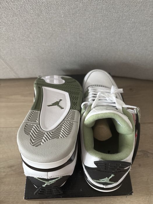 Jordan 4 Sea Foam