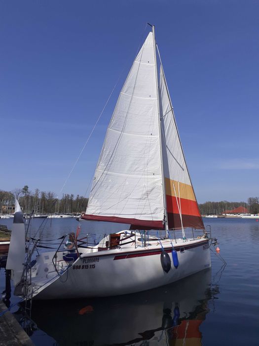 Sprzedam jacht żaglowy Twister 800n