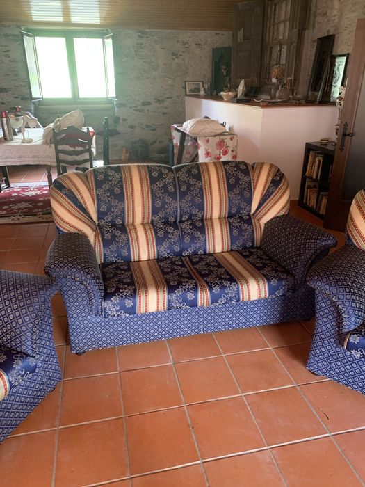 Sofás de sala 2 cadeirões de um lugar e 1 sofá de dois lugares