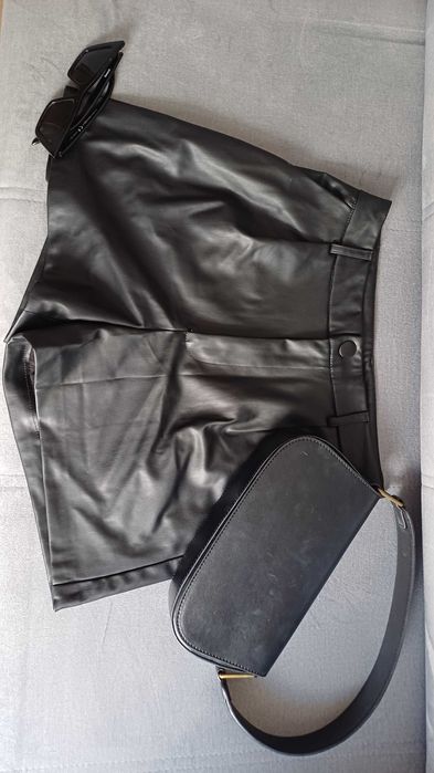 Krótkie skórzane spodenki