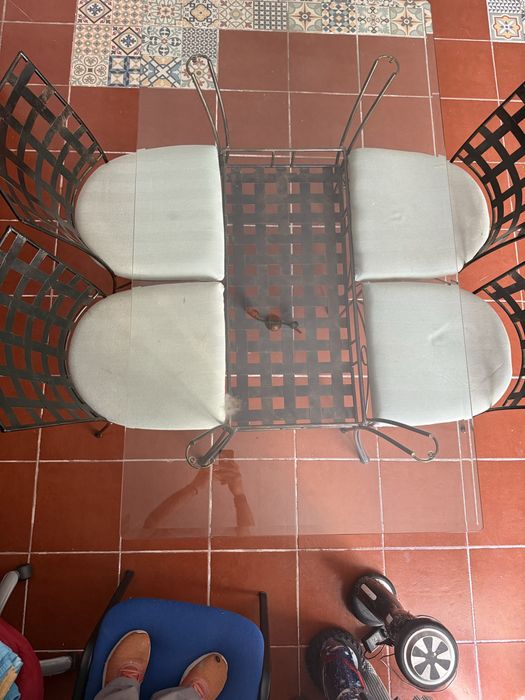Conjunto mesa + 4 cadeiras  tampo 160x90 cm