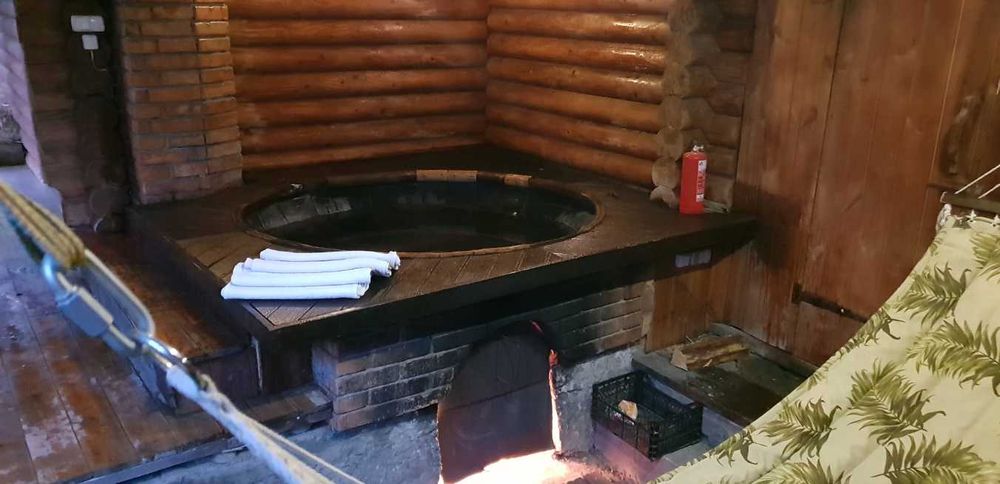 Зруб з Карпат. ЕКО дворик, бесідка, банька, чан, озерце, генератор