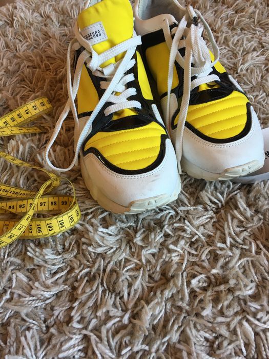 Кроссовки женские