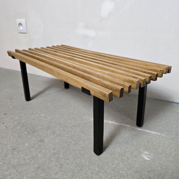 Drewniany kwietnik PRL pomocnik stolik retro vintage czarny drabinkowy